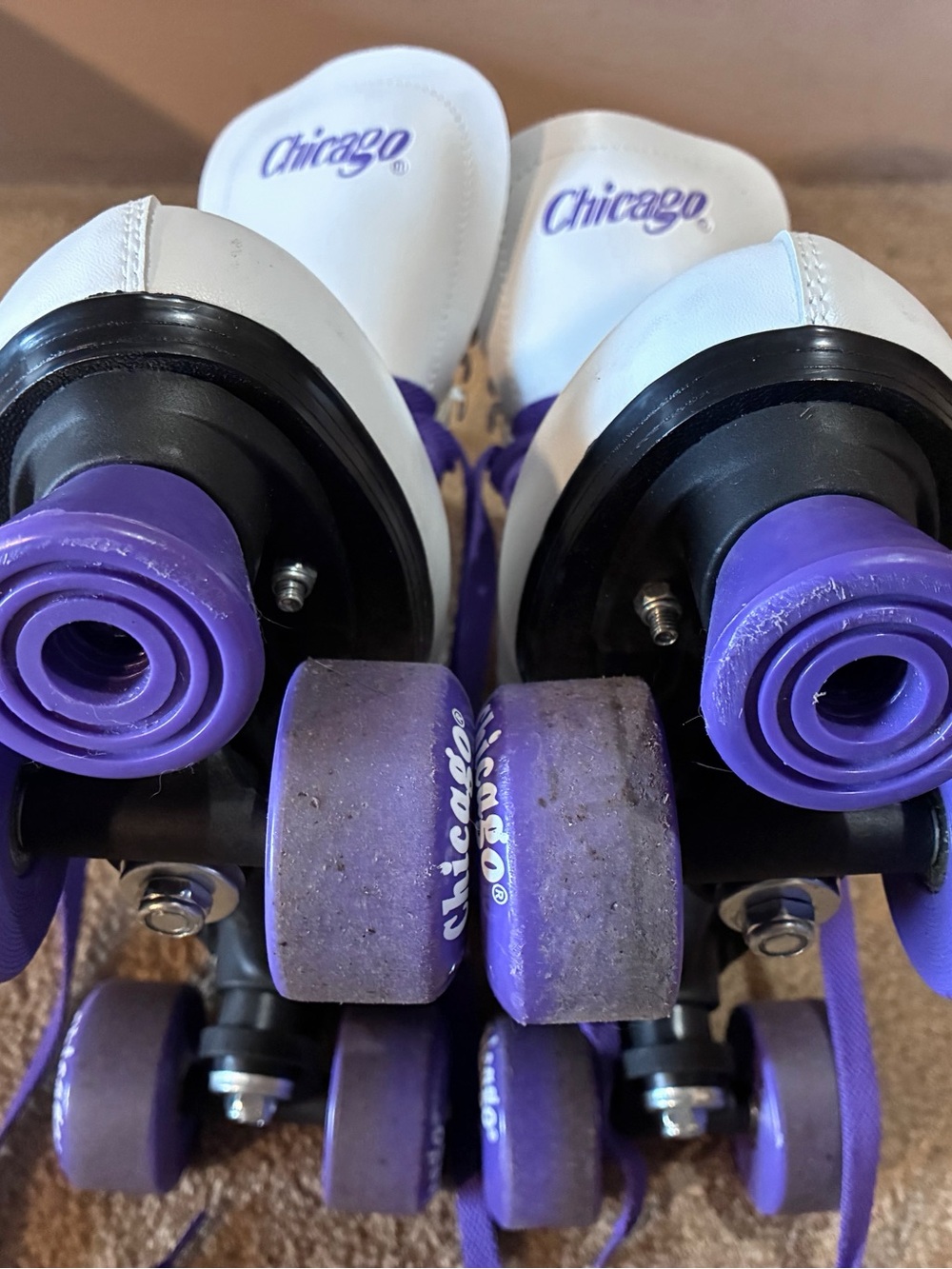 Chicago Women's White Roller Skates with Purple Laces - Picture 5 of 8